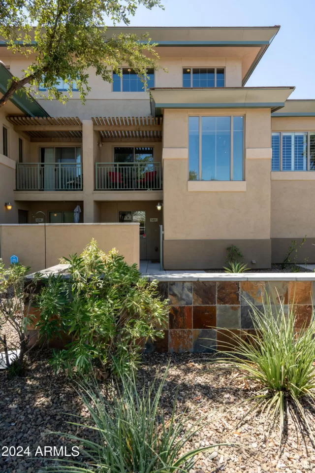 MLS: 6740128 Condo For Sale