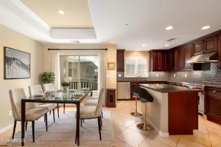 Photo #4: 6740128 Listing