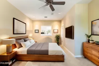 Photo #6: 6740128 Listing