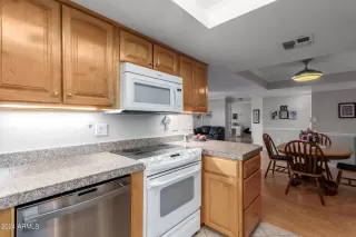 Photo #1: 6740218 Listing 