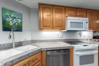 Photo #4: 6740218 Listing 