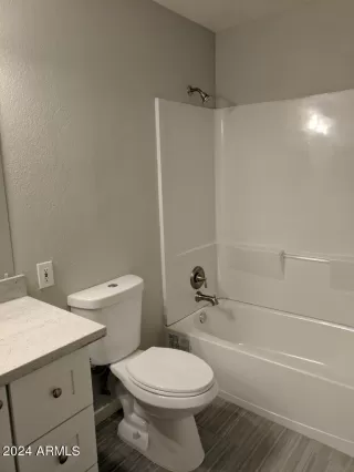 Photo #4: 6740238 Listing