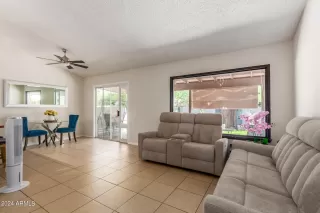 Photo #3: 6740284 Listing 