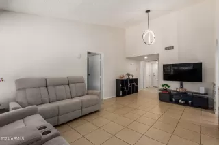 Photo #4: 6740284 Listing 
