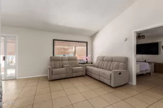 Photo #5: 6740284 Listing 