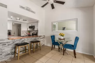 Photo #6: 6740284 Listing 