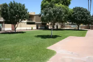 Photo #4: 6740460 Listing