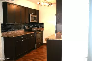 Photo #5: 6740460 Listing