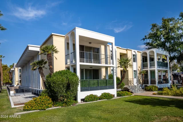 MLS: 6740787 Condo For Sale