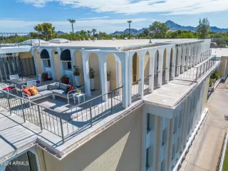 Photo #2: 6740787 Listing