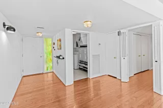 Photo #4: 6740787 Listing