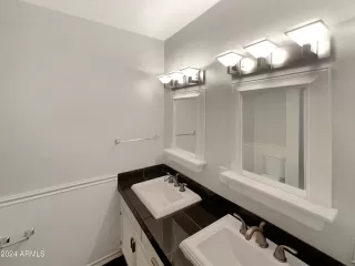 Photo #6: 6740941 Listing