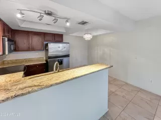 Photo #2: 6741023 Listing 