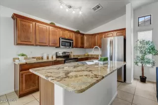 Photo #2: 6741049 Listing