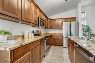 Photo #3: 6741049 Listing