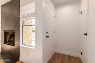 Photo #5: 6741128 Listing