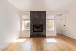 Photo #6: 6741128 Listing