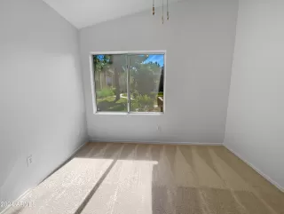 Photo #4: 6741265 Listing