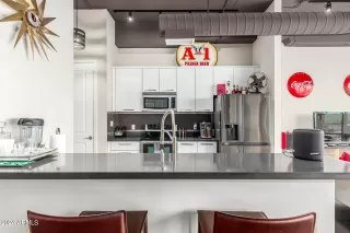 Photo #2: 6741353 Listing 