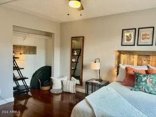 Photo #3: 6741393 Listing