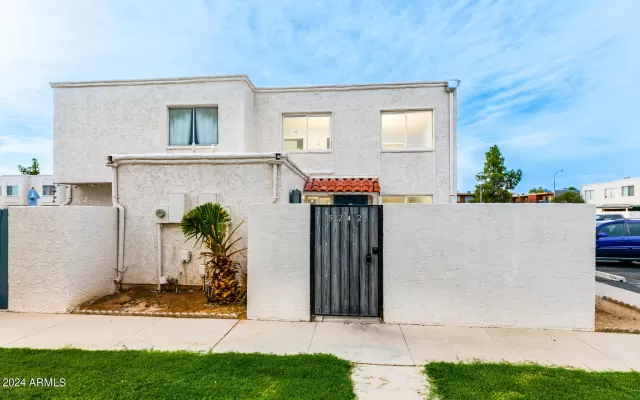 MLS: 6741688 Condo For Sale