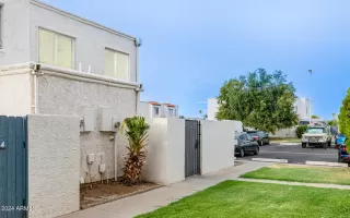 Photo #3: 6741688 Listing