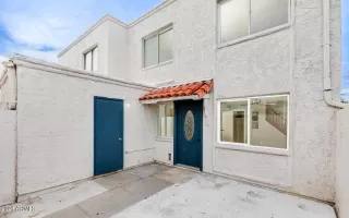 Photo #5: 6741688 Listing