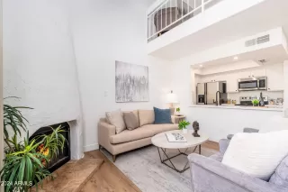 Photo #4: 6741898 Listing