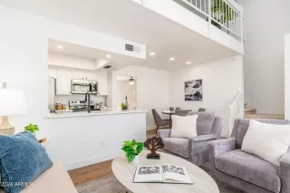 Photo #5: 6741898 Listing