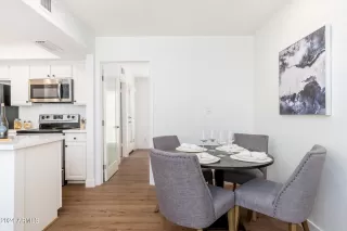 Photo #6: 6741898 Listing