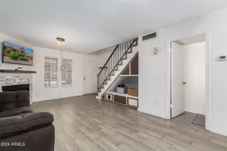 Photo #5: 6742070 Listing