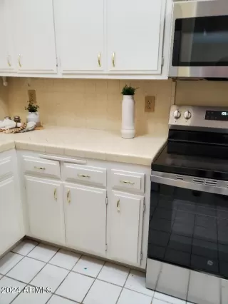 Photo #4: 6742077 Listing