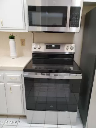 Photo #5: 6742077 Listing