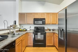 Photo #2: 6742147 Listing