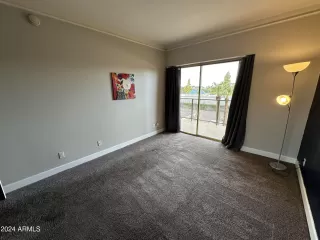 Photo #6: 6742246 Listing