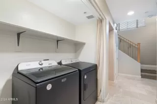 Photo #4: 6742257 Listing