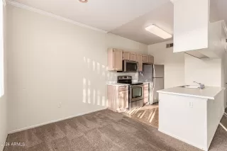 Photo #6: 6742263 Listing