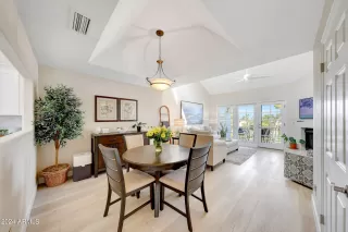 Photo #3: 6742269 Listing