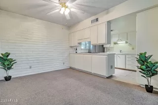 Photo #4: 6742309 Listing 