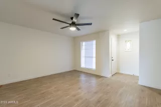 Photo #6: 6742343 Listing