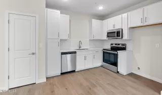 Photo #5: 6742742 Listing