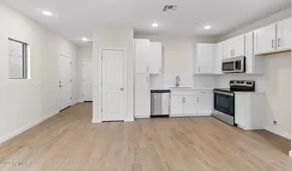 Photo #6: 6742742 Listing