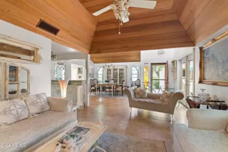 Photo #2: 6742920 Listing 