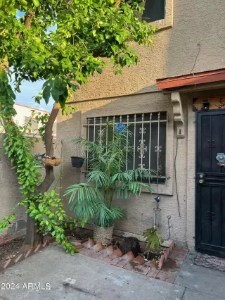 Photo #6: 6742972 Listing