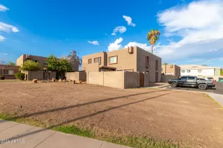 Photo #4: 6743121 Listing