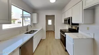 Photo #2: 6743293 Listing 