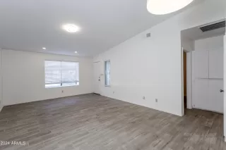 Photo #4: 6743323 Listing