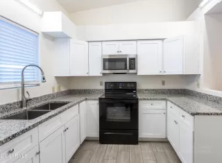 Photo #5: 6743323 Listing