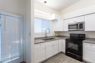 Photo #6: 6743323 Listing