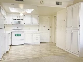 Photo #3: 6743333 Listing